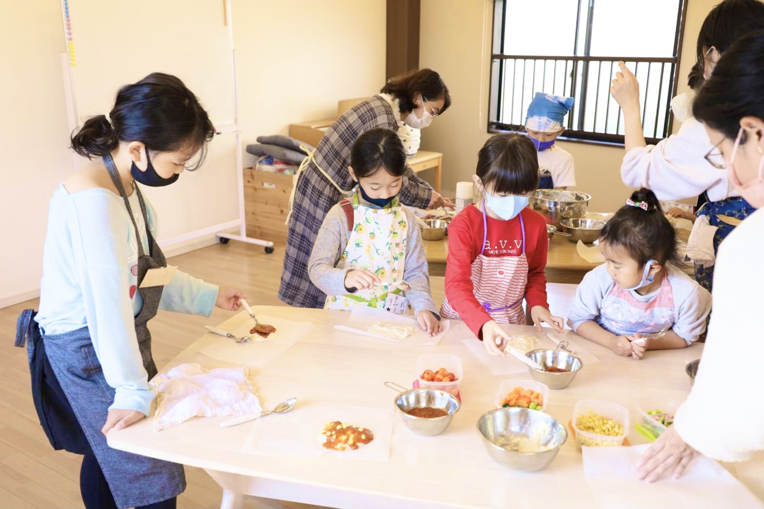 広島の子供会、公民館、ショッピングセンター、パン教室出張講師、ベビーマッサージ出張講師広島はよっちゃん先生